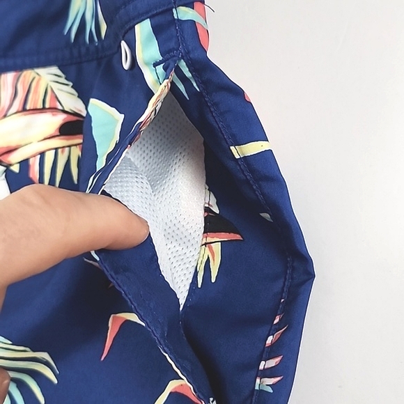 American Outfitters Men's Swim Shorts Toucan Tropical Print Blue Coral Size XL - Picture 5 of 16